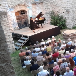 concert dans la cour du puits